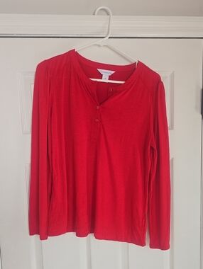 Liz Claiborne Red Long-Sleeve Henley Top